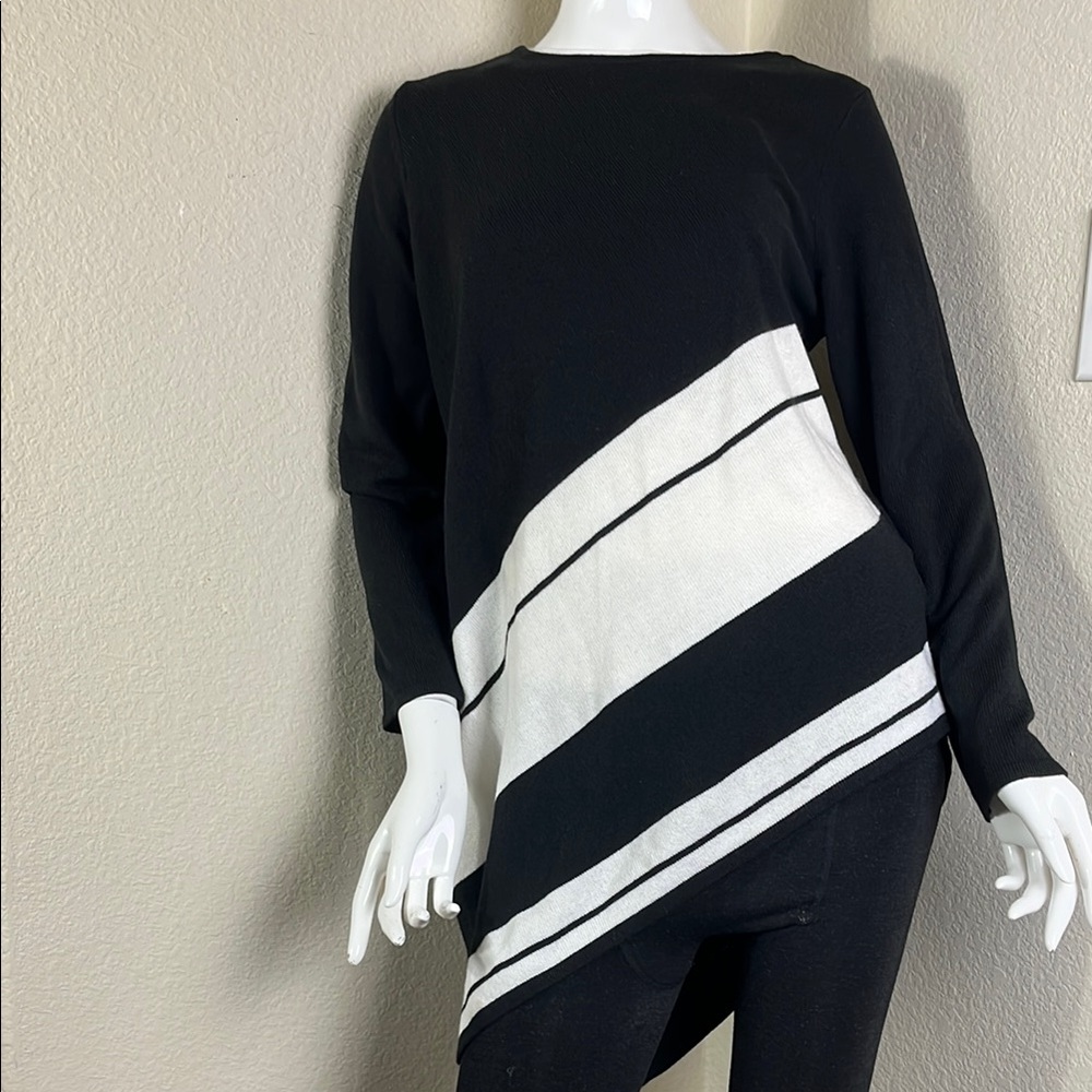New York & Company Black and White Sweater